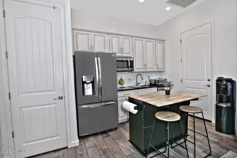 Kitchen - 924 E Dumbarton Ave, Gilbert, AZ 85298 photo 6 of 7