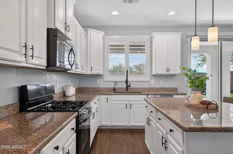 Kitchen - 10213 E Sable Ave, Mesa, AZ 85212 photo 4 of 6