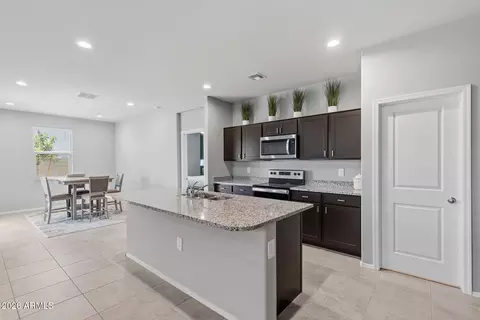 Entry Way - 18633 W Desert Hollow Dr, Wittmann, AZ 85361 photo 3 of 4