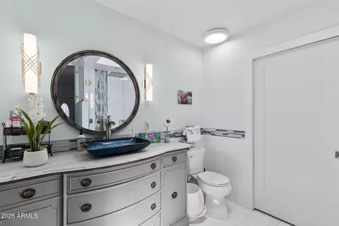 Bath - 2639 N 28th Pl, Phoenix, AZ 85008 photo 1 of 3