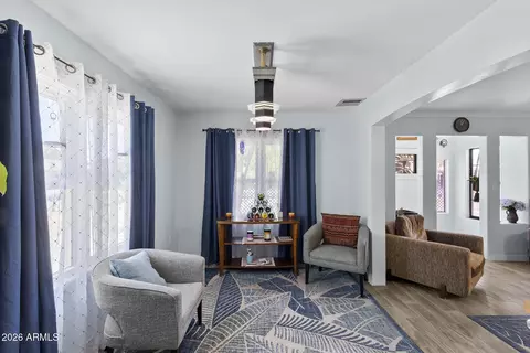 Entry Way - 2639 N 28th Pl, Phoenix, AZ 85008 photo 1 of 1