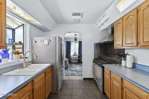 Kitchen - 2639 N 28th Pl, Phoenix, AZ 85008 photo 1 of 3