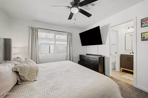 Bedroom - 2738 E Windrose Dr, Phoenix, AZ 85032 photo 2 of 6