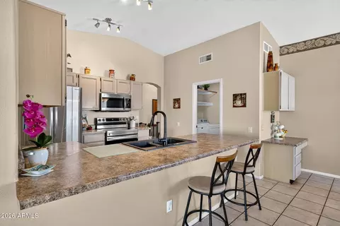 Kitchen - 739 S Cholla St, Gilbert, AZ 85233 photo 4 of 4