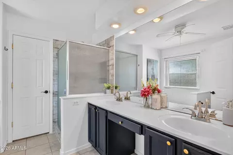Bath - 739 S Cholla St, Gilbert, AZ 85233 photo 2 of 4