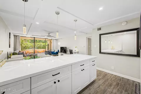 7625 E Camelback Rd #B147, Scottsdale, AZ 85251