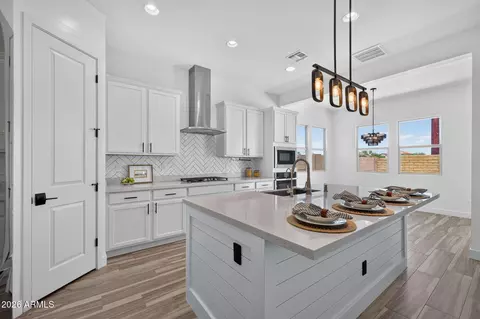 Kitchen - 10740 E Thatcher Ave, Mesa, AZ 85212 photo 2 of 4