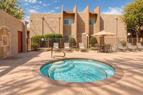 Exterior - 5525 E Thomas Rd #M12, Phoenix, AZ 85018 photo 9 of 10