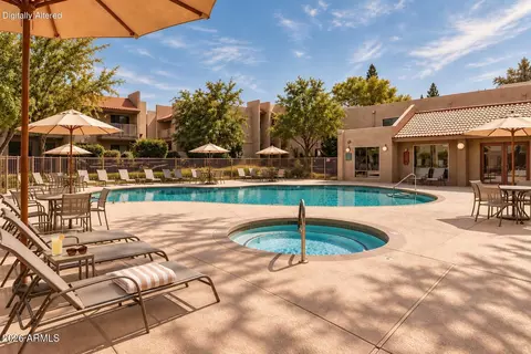 Exterior - 5525 E Thomas Rd #M12, Phoenix, AZ 85018 photo 8 of 10