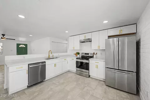 Kitchen - 7254 W Wolf St, Phoenix, AZ 85033 photo 2 of 4