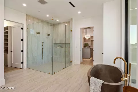 Bath - 6037 N 21st Pl, Phoenix, AZ 85016 photo 4 of 7