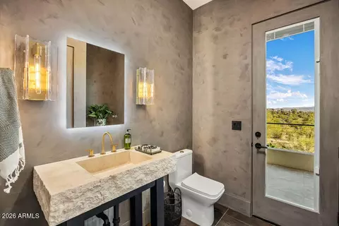 Bath - 6037 N 21st Pl, Phoenix, AZ 85016 photo 1 of 7