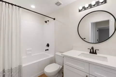 Bath - 3761 E Thornton Ave, Gilbert, AZ 85297 photo 2 of 2