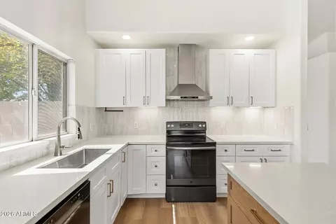 Kitchen - 3761 E Thornton Ave, Gilbert, AZ 85297 photo 6 of 7