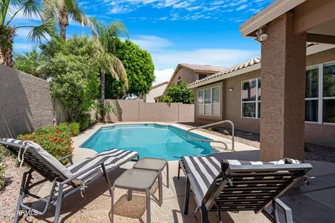 Exterior - 4236 E Millbrae Ln, Gilbert, AZ 85234 photo 5 of 8