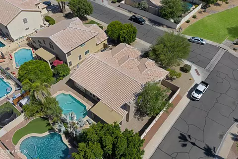 View/Area - 4236 E Millbrae Ln, Gilbert, AZ 85234 photo 6 of 8