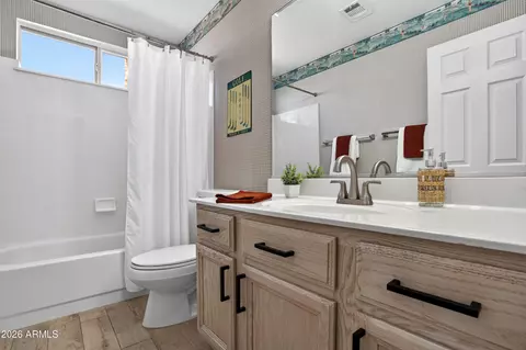 Bath - 4236 E Millbrae Ln, Gilbert, AZ 85234 photo 3 of 3