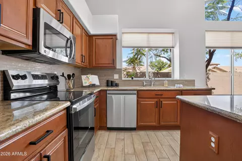Kitchen - 4236 E Millbrae Ln, Gilbert, AZ 85234 photo 4 of 4
