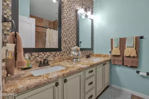 Bath - 4420 E Millbrae Ln, Gilbert, AZ 85234 photo 3 of 5