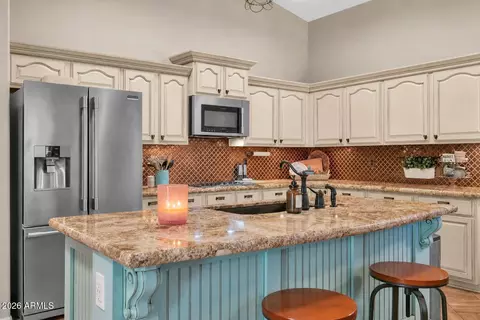 Kitchen - 4420 E Millbrae Ln, Gilbert, AZ 85234 photo 2 of 4