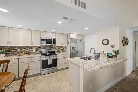 Kitchen - 852 E Morningside Dr, Phoenix, AZ 85022 photo 2 of 4