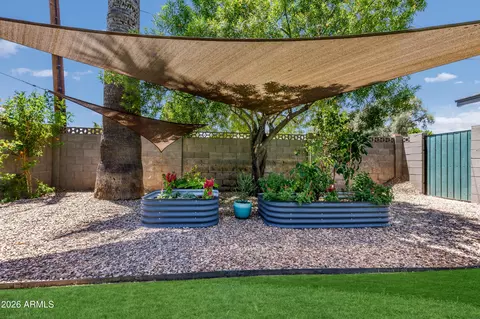 Exterior - 8145 N 1st Dr, Phoenix, AZ 85021 photo 4 of 5