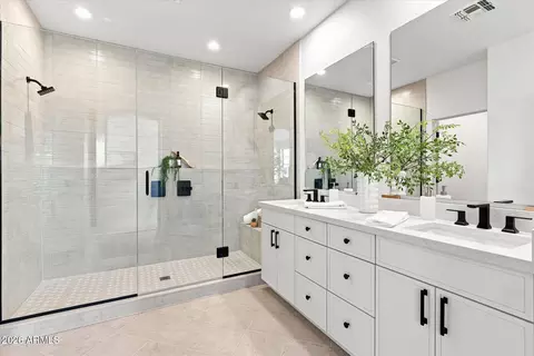 Bath - 4145 E Megan St, Gilbert, AZ 85295 photo 3 of 8
