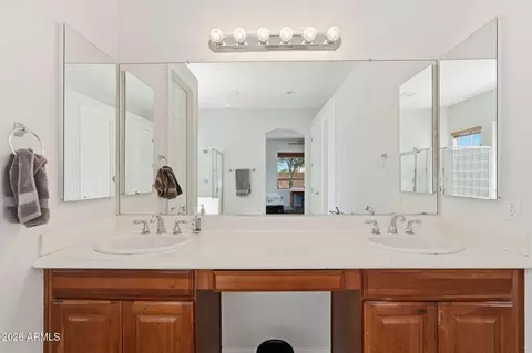 Bath - 1228 E Arrowhead Trl, Gilbert, AZ 85297 photo 1 of 5