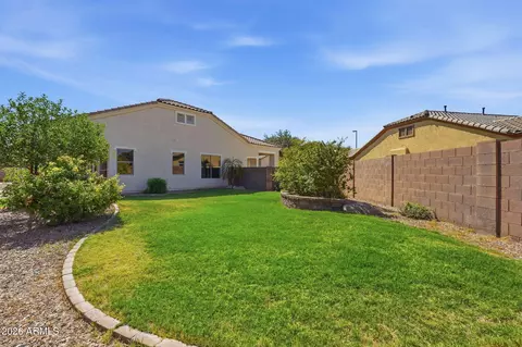 Exterior - 1228 E Arrowhead Trl, Gilbert, AZ 85297 photo 5 of 9