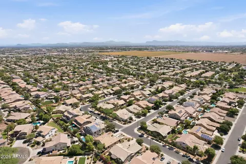 View/Area - 1228 E Arrowhead Trl, Gilbert, AZ 85297 photo 3 of 4