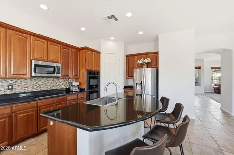 Kitchen - 1228 E Arrowhead Trl, Gilbert, AZ 85297 photo 3 of 4