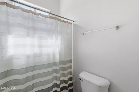 Bath - 1228 E Arrowhead Trl, Gilbert, AZ 85297 photo 4 of 5