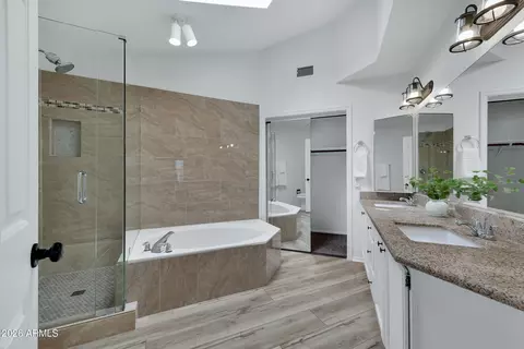 Bath - 3509 E Verbena Dr, Phoenix, AZ 85044 photo 3 of 5