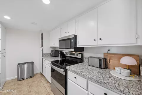 3825 E Camelback Rd E #186, Phoenix, AZ 85018 photo 3