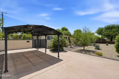 Exterior - 5833 N 10th St, Phoenix, AZ 85014 photo 5 of 10