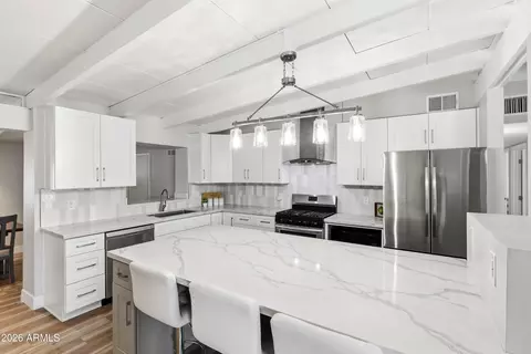 Kitchen - 5833 N 10th St, Phoenix, AZ 85014 photo 3 of 7
