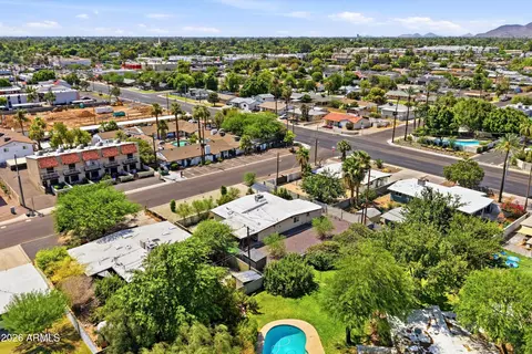 View/Area - 5833 N 10th St, Phoenix, AZ 85014 photo 5 of 6