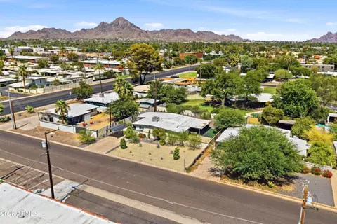 View/Area - 5833 N 10th St, Phoenix, AZ 85014 photo 3 of 6