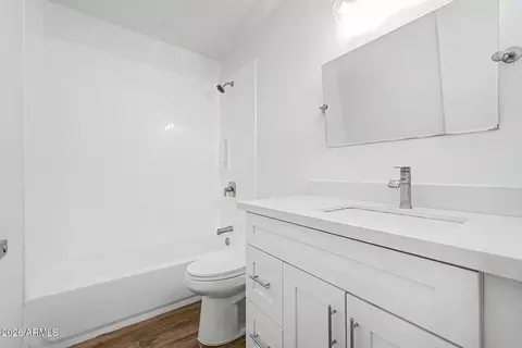 Bath - 1403 E Minton Dr, Tempe, AZ 85282 photo 3 of 4