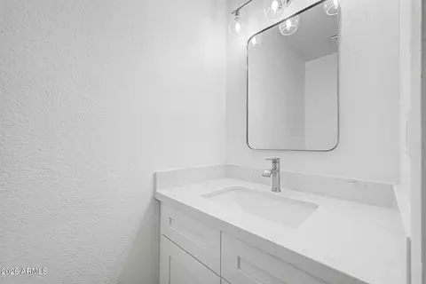 Bath - 1403 E Minton Dr, Tempe, AZ 85282 photo 1 of 4