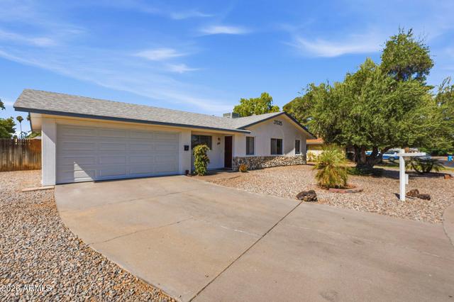 3525 W Crocus Dr W, Phoenix, AZ 85053