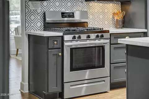 Kitchen - 4231 E Catalina Dr, Phoenix, AZ 85018 photo 4 of 4