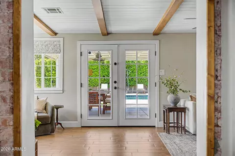 Entry Way - 4231 E Catalina Dr, Phoenix, AZ 85018 photo 2 of 2