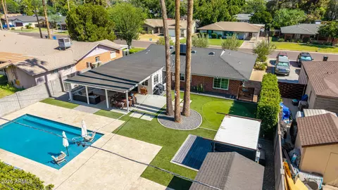 View/Area - 4231 E Catalina Dr, Phoenix, AZ 85018 photo 6 of 7