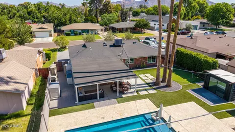 View/Area - 4231 E Catalina Dr, Phoenix, AZ 85018 photo 4 of 7