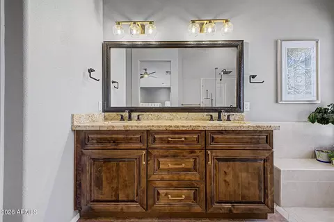 Bath - 1855 W Hiddenview Dr, Phoenix, AZ 85045 photo 4 of 5