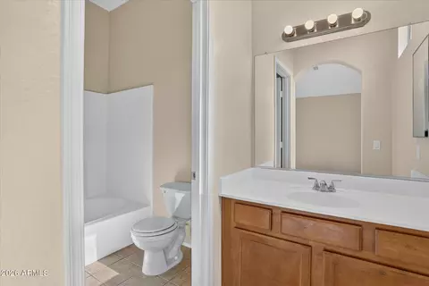 Bath - 2150 E Bell Rd #1090, Phoenix, AZ 85022 photo 1 of 2