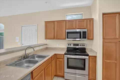 Kitchen - 2150 E Bell Rd #1090, Phoenix, AZ 85022 photo 2 of 4