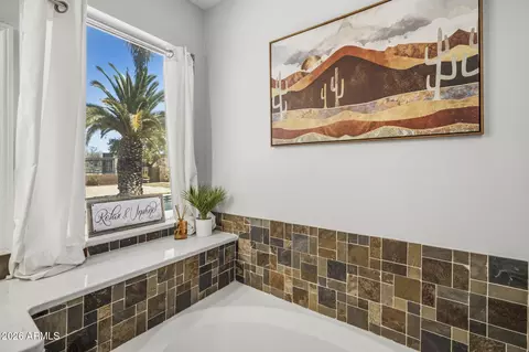 Bath - 38253 N 3rd St, Phoenix, AZ 85086 photo 4 of 7