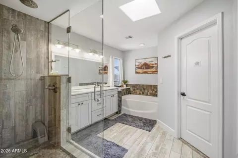 Bath - 38253 N 3rd St, Phoenix, AZ 85086 photo 2 of 7
